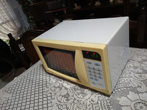 Mícroondas Electrolux.