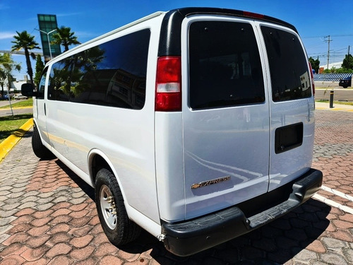 Imagen 4 de 15 de Chevrolet Express 2018 6.0 Ls C 15 Pas At