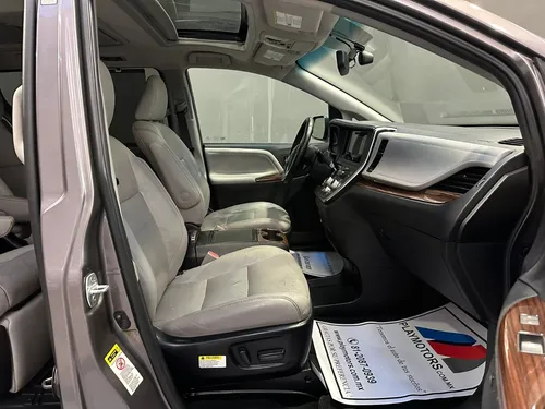 Toyota Sienna 3.5 Limited At