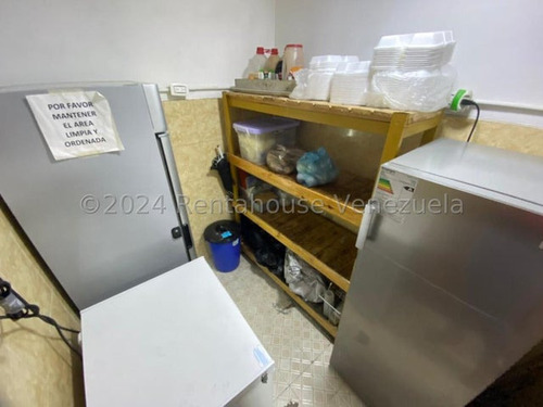 Extraordinario Fondo De Comercio En Venta En Cabudare, Emiliein, Listo Para Trabajar, Equipado, Leon, Cajas Registradoras, Punto De Venta,--24 2 2 2 1 3-- Ambiente Acogedor Con Pantalla Tv.