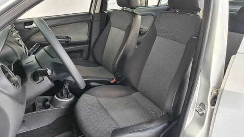 Imagem 8 de 15 de Volkswagen Novo Voyage 1.0 City