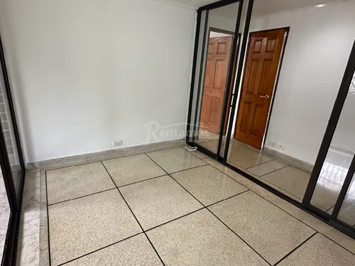 Apartamento En Arriendo En Patio Bonito. Cod A776031