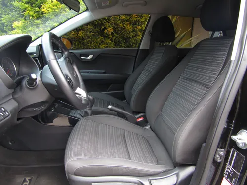 Kia Stonic 1.0 Zenith Hybrid MT