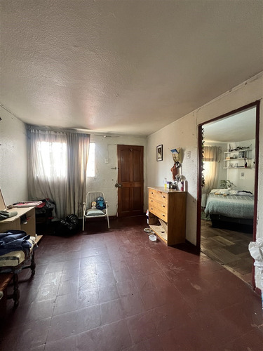Se Vende Casa De 3h, 2b En Tranquilo Barrio Residencial