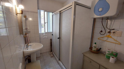 Imagen 8 de 11 de Venta De Apartamento De 2 Dormitorios En Centro De Montevideo
