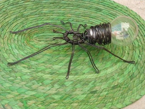 Araña De Alambre Con Foco