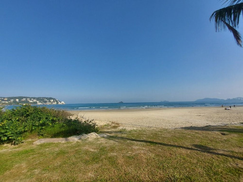 Imagem 3 de 10 de Terreno Na Quadra Da Praia. Excelente Opção De Investimento!! - Te0800