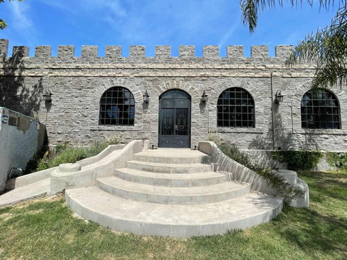 Quinta Salon De Fiestas - Venta Castillo
