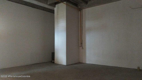 Imagen 2 de 3 de Vendo Comercial En Unicentro C.m 22-2167