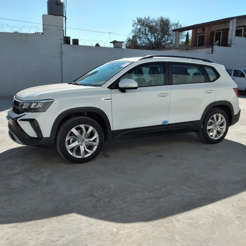 Imagen 1 de 15 de Volkswagen Taos Comfortline At Nd