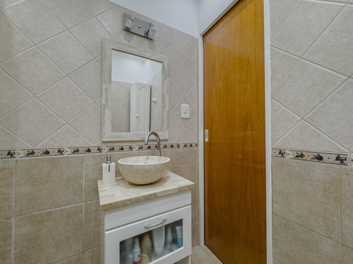 Duplex De 3 Ambientes Con Patio Y Cochera