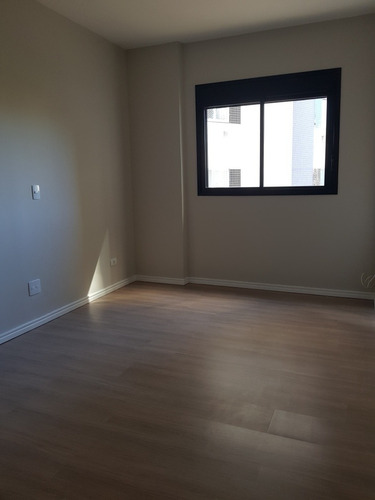 Imagem 18 de 23 de Lindo Apartamento, 3 Quartos Uma Suíte, No Cristo Rei .