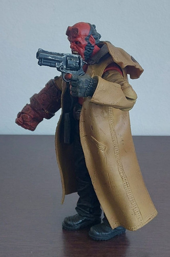 Hellboy The Golden Army Columbia Pictures Movie Mezco (Usado)