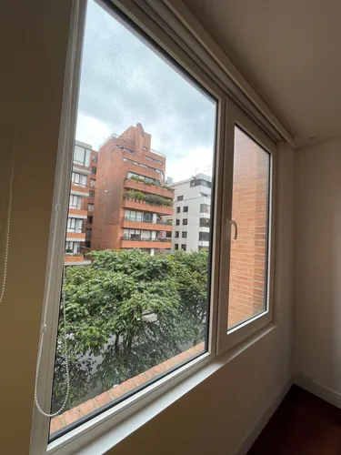Apartamento En Arriendo En Los Rosales. Cod A21546