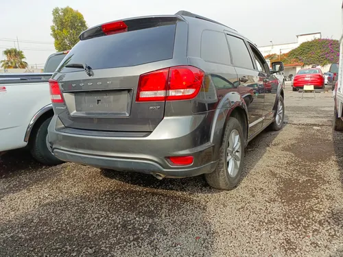 Dodge Journey 2.4 Sxt 7 Pasajeros At