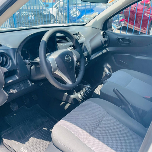 Imagen 10 de 15 de Nissan Np 300 Caja Seca 2017