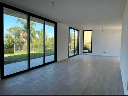 Casa En Venta El Canton A La Laguna