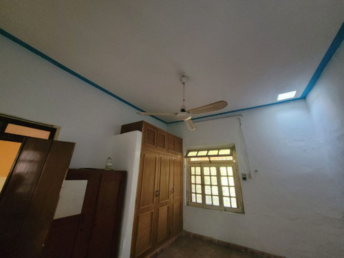 Casa Amplia Con Techos Altos A 2 Cuadras De La Iglesia De San Cristobal