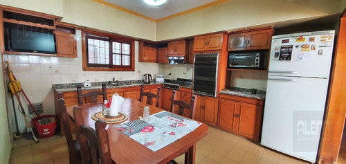 Imagen 8 de 21 de Casa En Una Planta - Muy Buena Ubicación - Adrogué