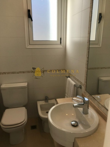 Apartamento En Muy Buena Ubicacion En Montoya, De 3 Dormitorios, Mas Habitacion De Huespedes Y Terraza Con Churrasquero. Consulte!!!!!!!!-ref:2013