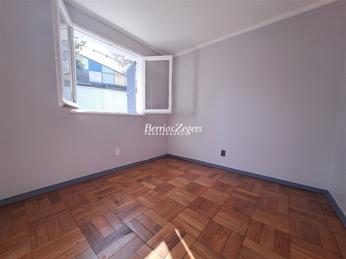 Casa Venta 3 Dorm. 2 Baños, Servicios, Metro Magallanes