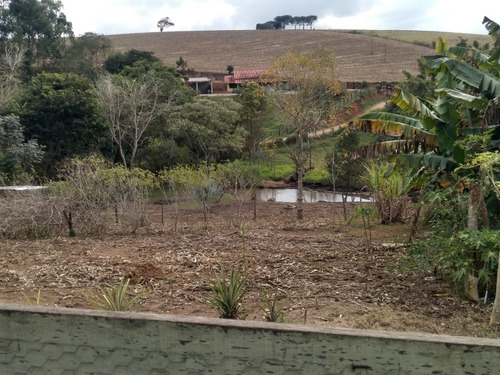 Casa Com 3 Quarto Sendo Uma Suíte Sala Grande E Ampla Cnasce