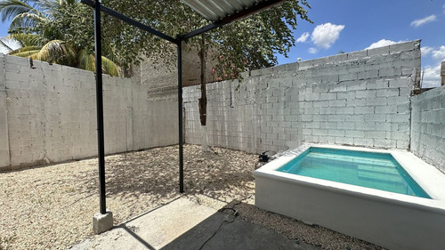 Casa En Venta En Fracc. Caucel, Merida, Yuc. Ccv395