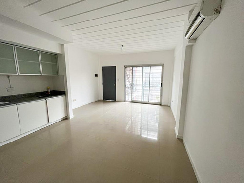 Imagen 1 de 8 de Departamento 2 Ambientes Con Cochera - Quilmes Oeste