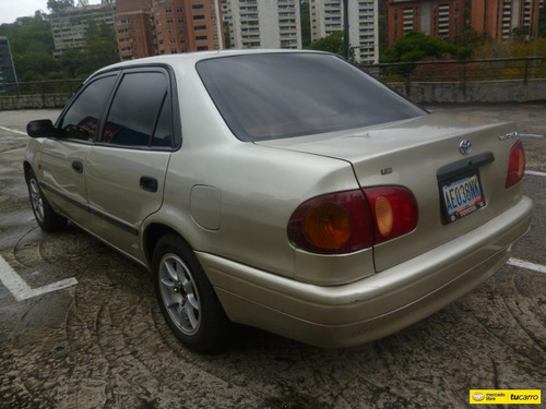 Toyota Corolla .