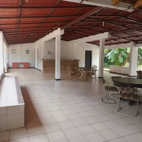 Casa En Parcela En Bejuma Sector El Rincón. Propiedad Totalmente Cercada En Bloque. Mr.