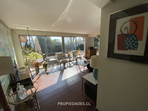 Casa En Venta De 4 Dorm. En Las Condes