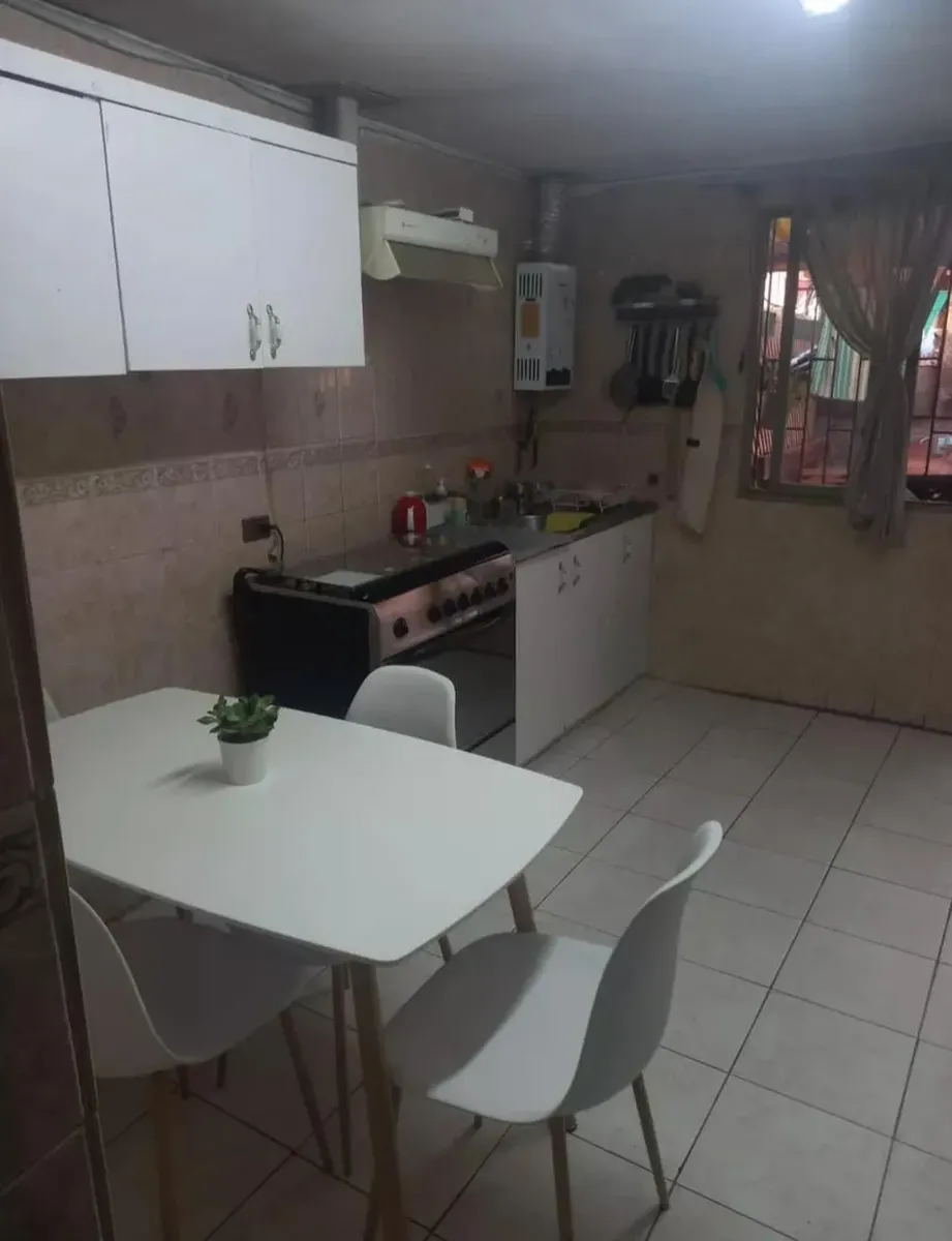 Imagen 3 de 10 de Se Vende Casa De 106mt2 Utiles 420mt2 De Terreno Molina