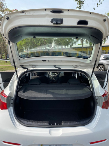 Imagem 12 de 12 de Hyundai Hb20 Confort 1.0 2015