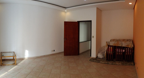 Sobrado Grande | Perfeito P/ Trabalhar E Morar | São Judas | Oportunidade