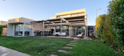 Casa En Arriendo Compromiso De Compra De 4 Dorm. En Chicureo