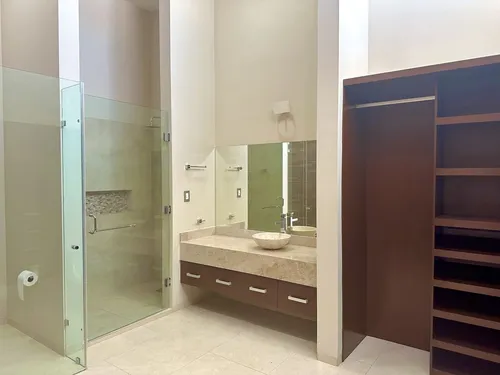 Residencia En Venta En Benito Juarez Norte Con Area De Fiestas Bar