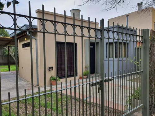 Casa En Venta - 1 Dormitorio 1 Baño - 55.80mts2 - City Bell