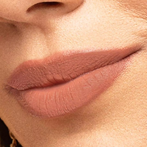 Batom Zeena Cosmetic (vários tons) com acabamento fosco, cor 010, marrom macio