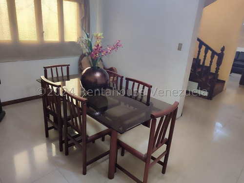 Juan Carlos González. Renta House Carabobo Vende Hermosa Casa Urb. Trigal Norte Valencia Mls #24-28944 Rah/jcg.