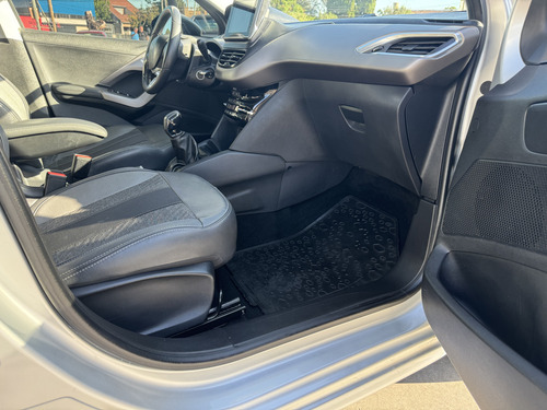 Peugeot 208 1.6 Feline
