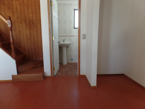 Casa Muy Amplia Para Empresas Y/o Habitacional