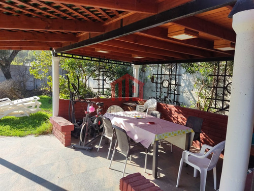 Se Vende Parcela 1.000 M2 Con Dos Cabañas, Piscina Y Quincho