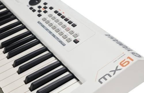 Sintetizador De 61 Teclas Controlador Yamaha Mx61 V2 Blanco
