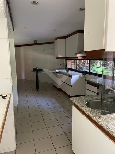 Apartamento En Planta Baja. 3 Dormitorios En Suite Y Servicio
