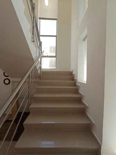 Imagen 5 de 14 de Townhouse En Alquiler El Castaño 0412-8887550