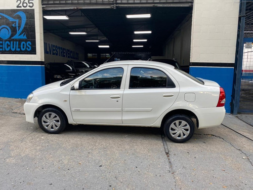 Toyota Etios Sedan X 1.5 16v 4p - 2016-2017