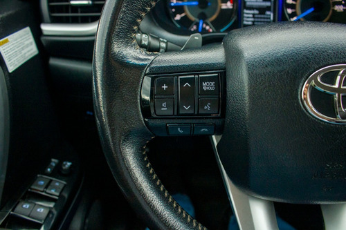 Imagem 8 de 15 de Hilux Sw4 Srx 2.8 4x4 2016 | 7 Lugares |