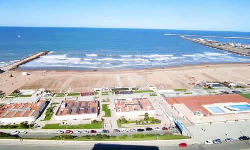 Venta Semipiso 4 Ambientes Con Dependencia. Cochera Y Baulera. Zona Playa Grande.