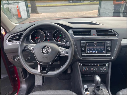 Imagen 7 de 11 de Volkswagen Tiguan 1.4 Trendline Plus Dsg Rojo 2020
