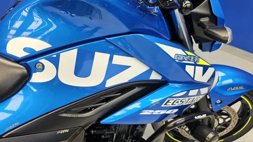 Gixxer 250 Suzuki Modelo 2023
